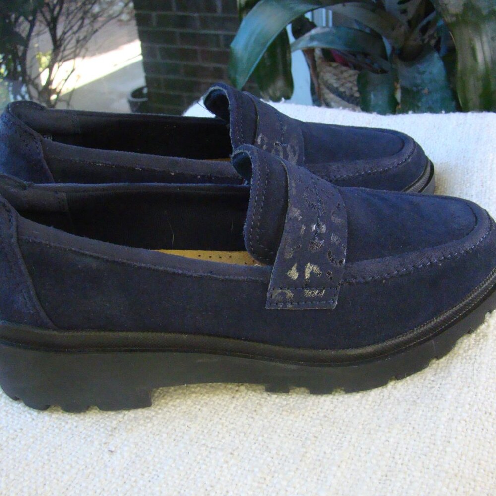 Clarks NEW Calla Ease navy blue genuine suede leather chunky loafers, Sz 6 - Picture 7 of 10